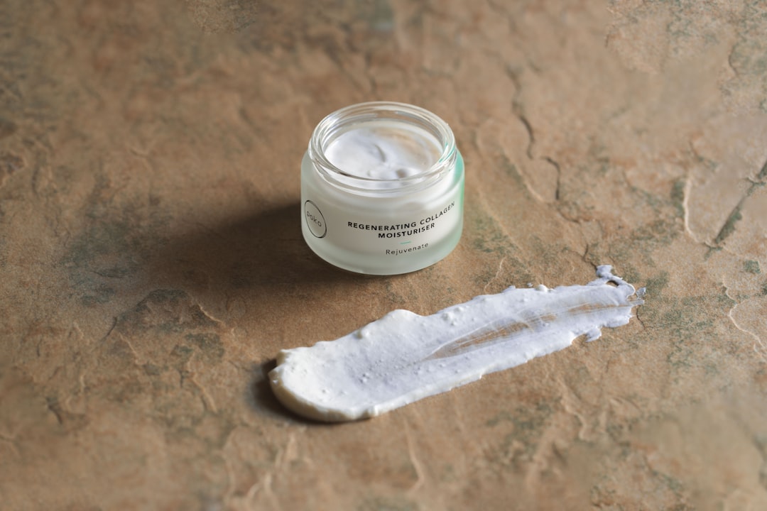 Tørr hud: Symptomer, årsaker og behandling