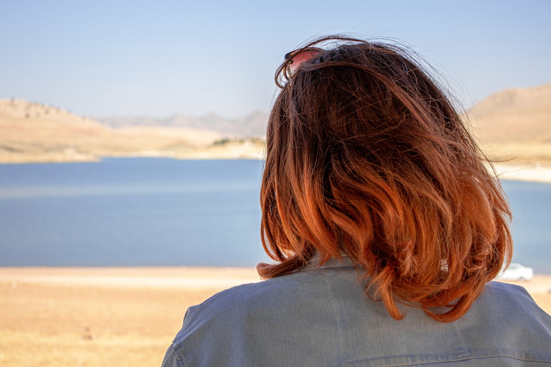 Hva er trikotillomani (hårtrekking, kan også plasseres under tvangslidelser) og hvordan behandle det i henhold til forskning?